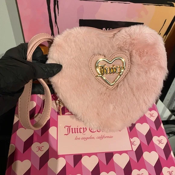 Juicy Couture Faux Fur Heart Crossbody Bag and Card Holder Gift Set - Picture 2 of 6